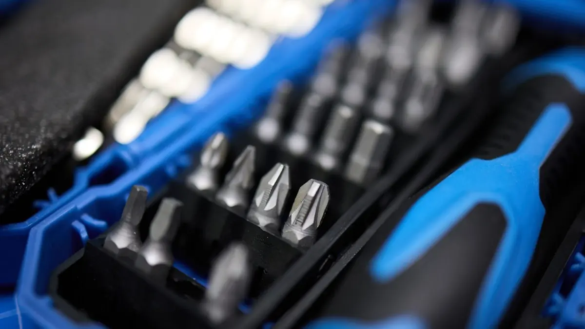 Tikslūs atsuktuvai ir antgaliai elektronikos remontui